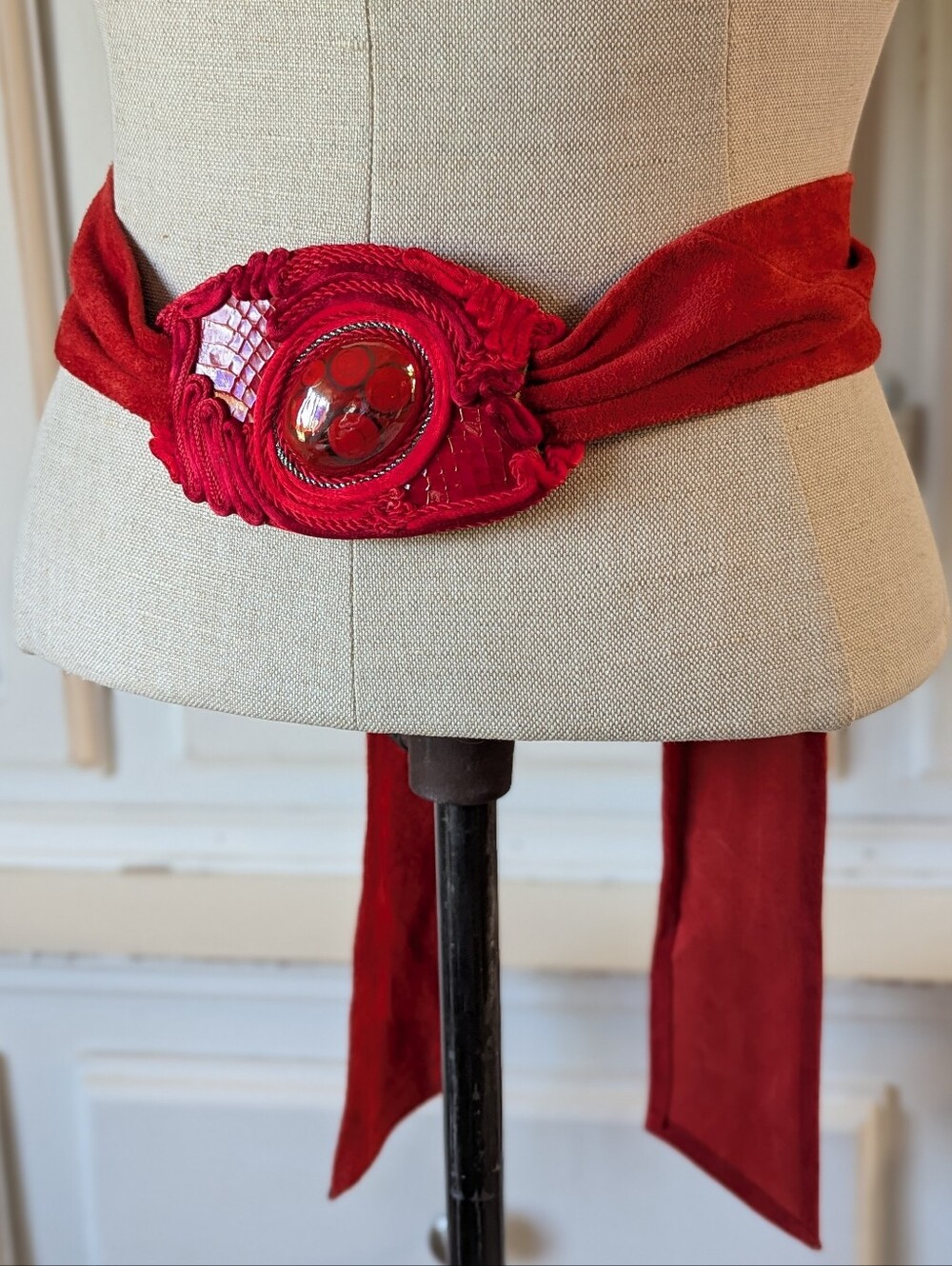 🐍❣️VTG 80s Red Decorative Suede Wrap Belt Cabochon Designer High Fashion